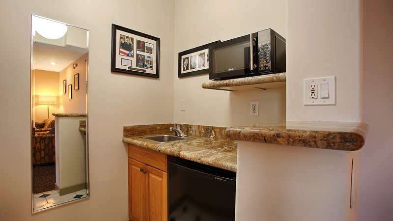 Best Western Plus Hollywood Hills Hotel - 731