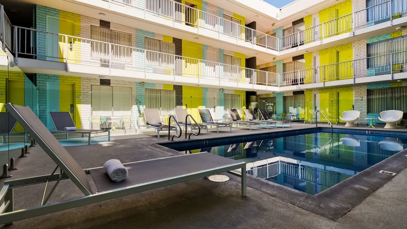 Best Western Plus Hollywood Hills Hotel - 731