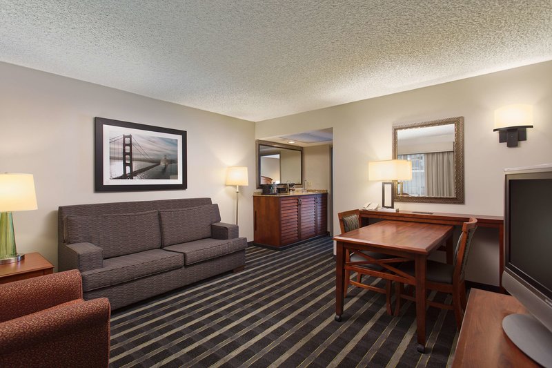 Embassy Suites By Hilton San Francisco Airport Waterfront - 752