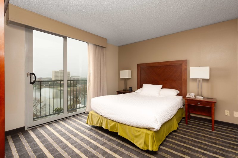 Embassy Suites By Hilton San Francisco Airport Waterfront - 752