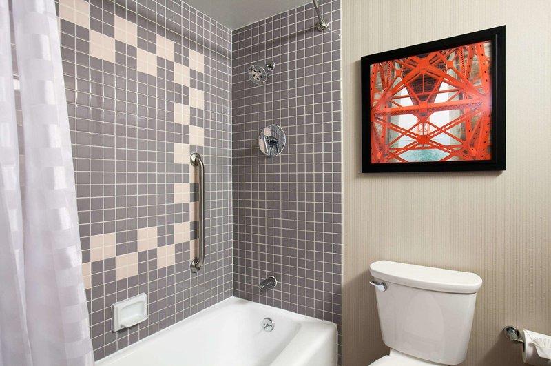 Embassy Suites By Hilton San Francisco Airport Waterfront - 752