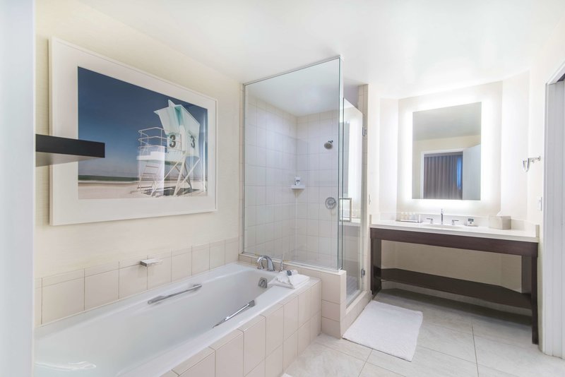 Doubletree San Diego Mission Valley - 758