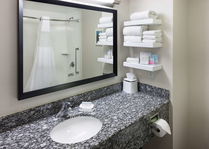 Hampton Inn San Diego Downtown - 761