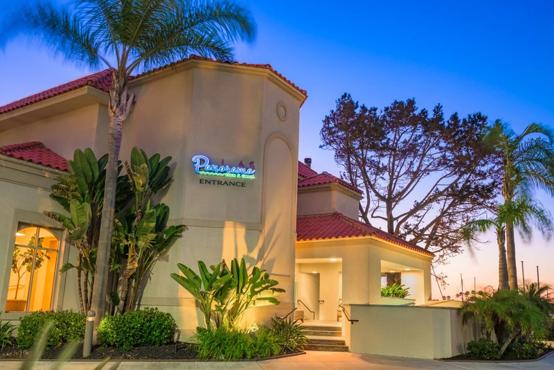 Hilton San Diego Airport/Harbor Island