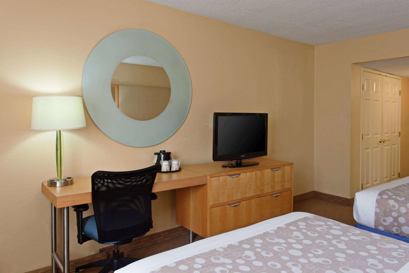La Quinta Inn & Suites Lax - 795