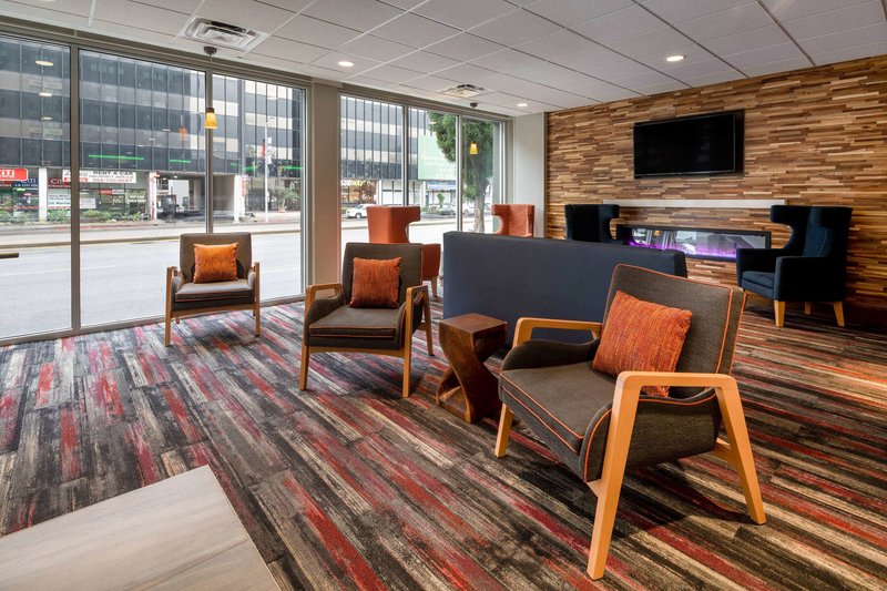 La Quinta Inn & Suites Lax - 795