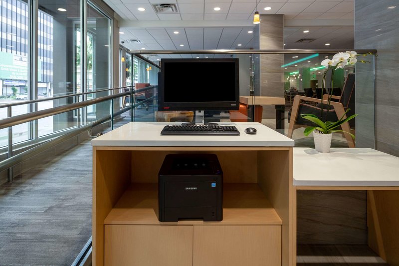 La Quinta Inn & Suites Lax - 795