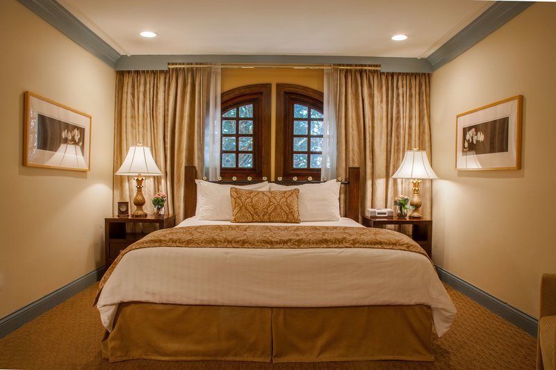 Best Western Plus Sunset Plaza - 802