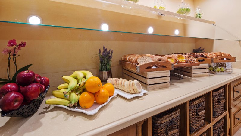 Best Western Plus Sunset Plaza - 802