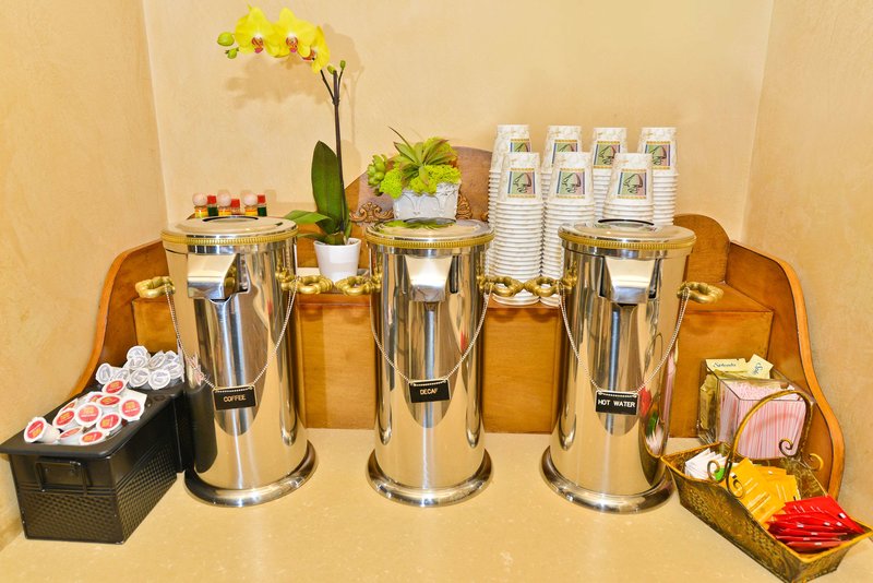 Best Western Plus Sunset Plaza - 802