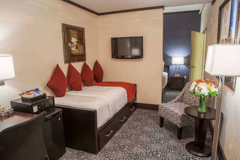 Fusion Boutique Hotel - 818