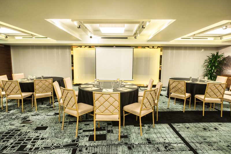 Fusion Boutique Hotel - 818