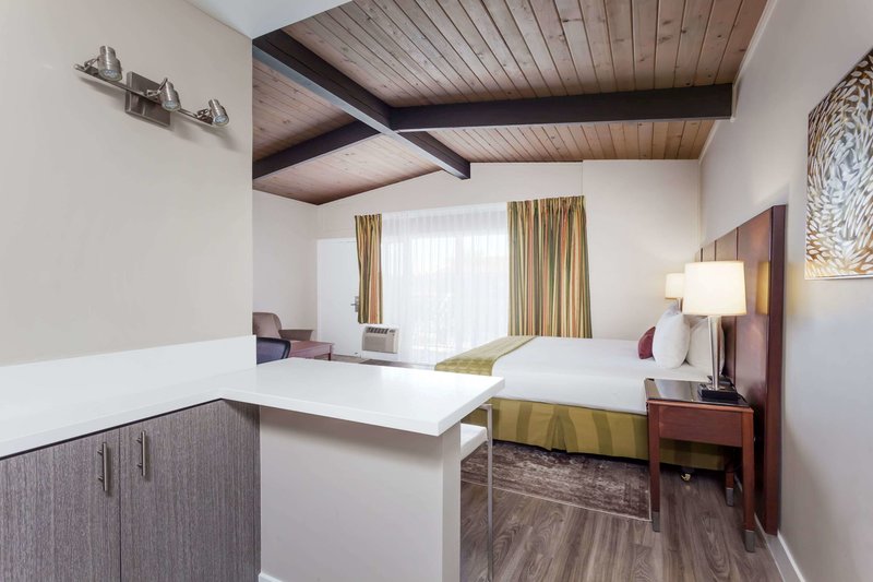 Ramada San Diego North Hotel & Conference Center - 819