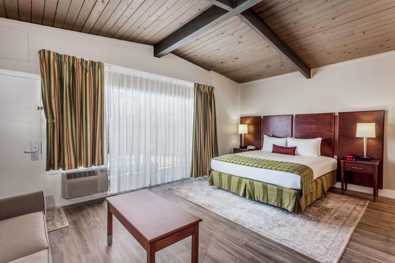 Ramada San Diego North Hotel & Conference Center - 819