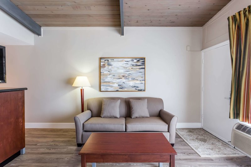 Ramada San Diego North Hotel & Conference Center - 819