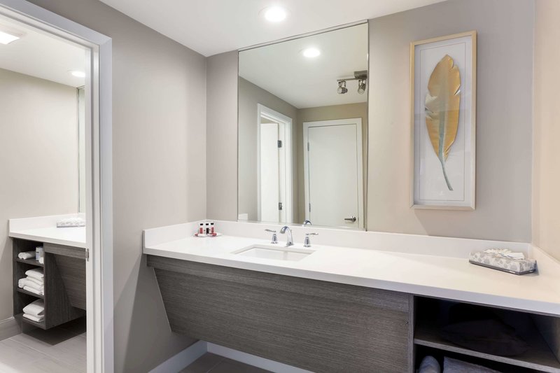 Ramada San Diego North Hotel & Conference Center - 819