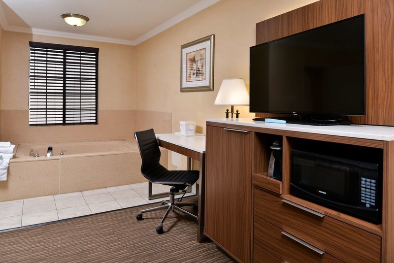 Best Western Hollywood Plaza Inn - 820