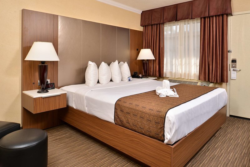 Best Western Hollywood Plaza Inn - 820