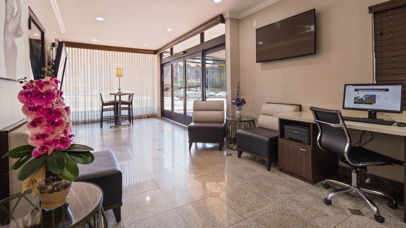 Best Western Hollywood Plaza Inn - 820