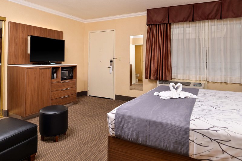 Best Western Hollywood Plaza Inn - 820