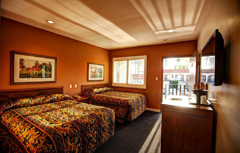 Dunes Inn Sunset - 822