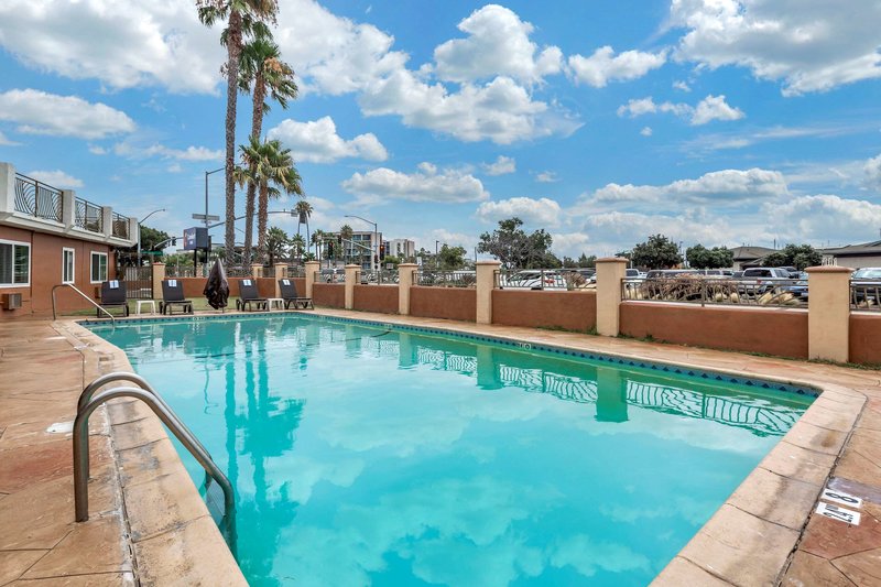 Comfort Inn At The Harbor - 823