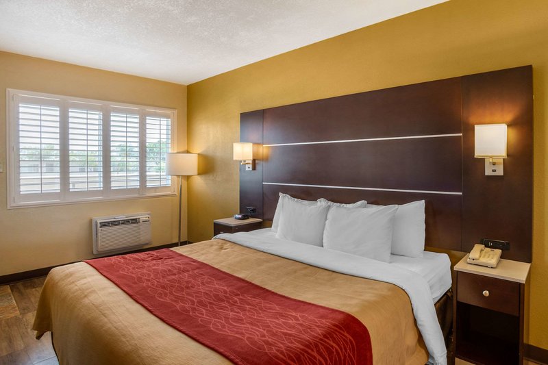 Comfort Inn At The Harbor - 823