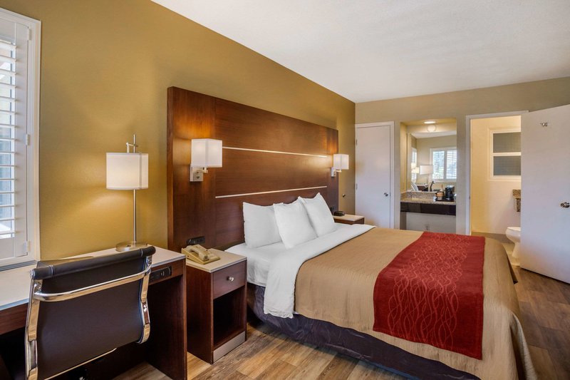 Comfort Inn At The Harbor - 823