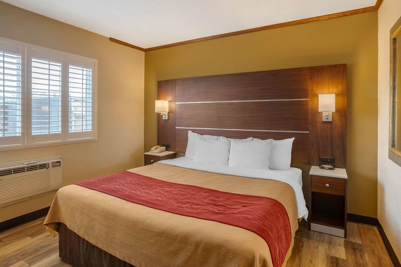 Comfort Inn At The Harbor - 823