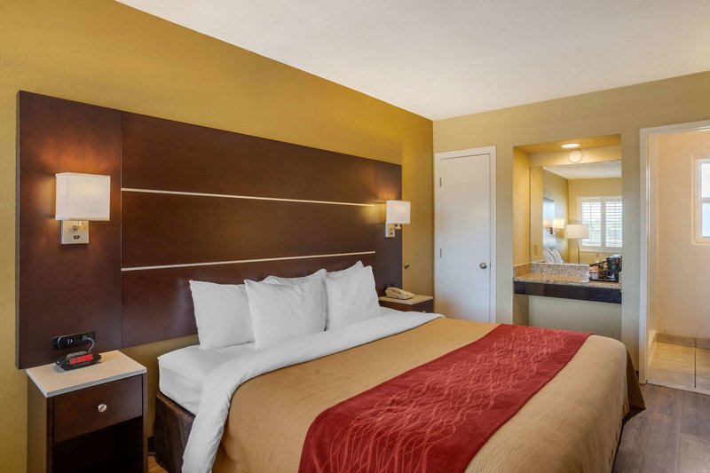 Comfort Inn At The Harbor - 823