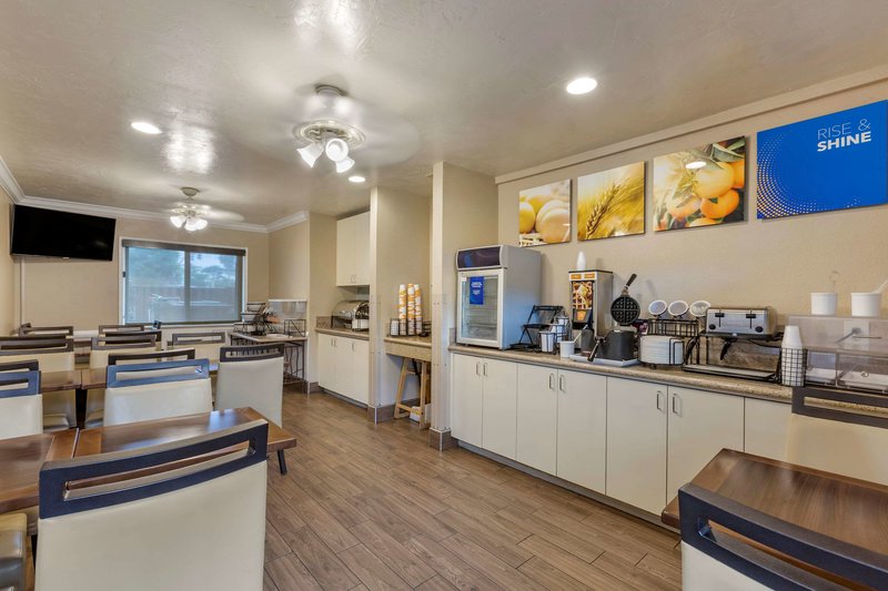 Comfort Inn At The Harbor - 823