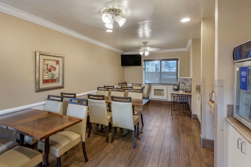 Comfort Inn At The Harbor - 823