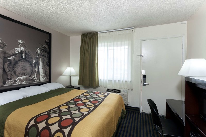 Super 8 By Wyndham San Diego Hotel Circle - 824