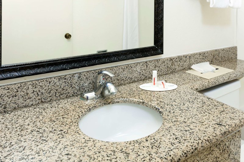 Super 8 By Wyndham San Diego Hotel Circle - 824