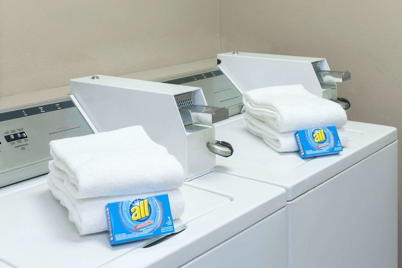 Super 8 By Wyndham San Diego Hotel Circle - 824