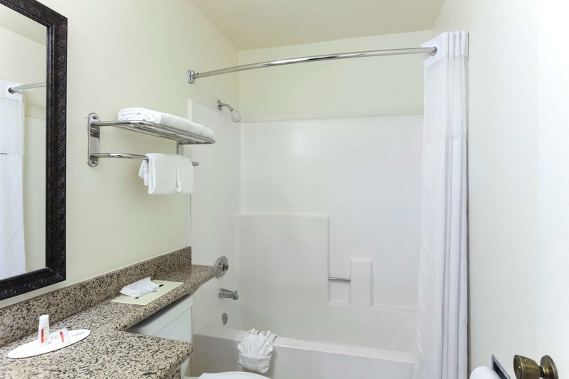 Super 8 By Wyndham San Diego Hotel Circle - 824