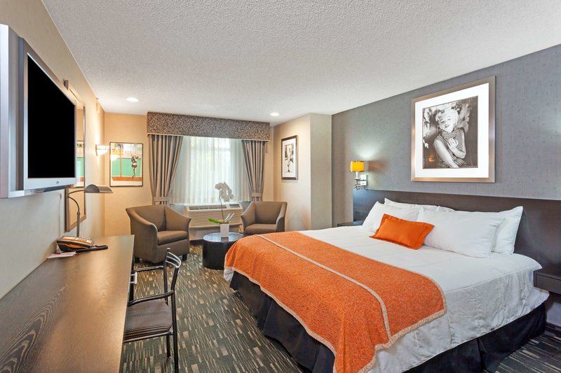 Ramada Plaza By Wyndham West Hollywood Hotel & Suites - 829