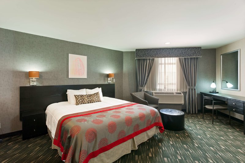 Ramada Plaza By Wyndham West Hollywood Hotel & Suites - 829
