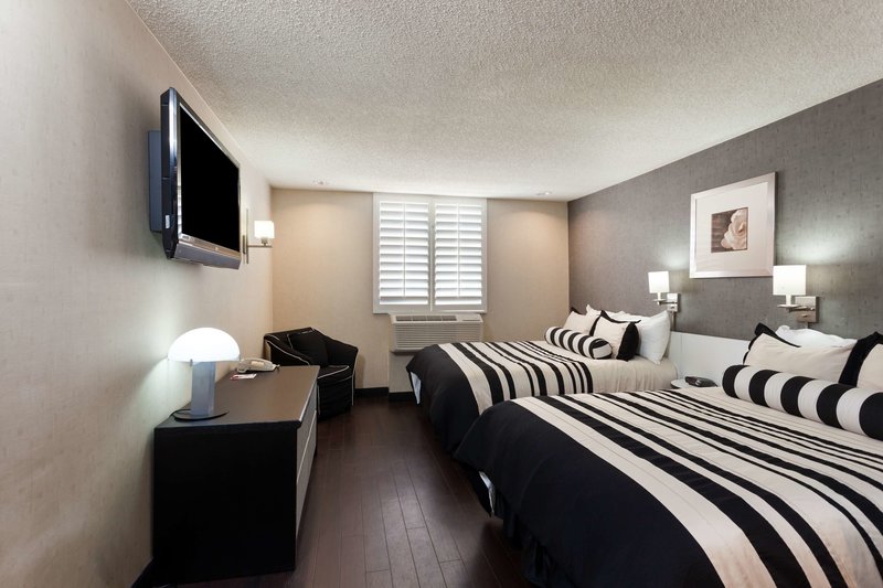 Ramada Plaza By Wyndham West Hollywood Hotel & Suites - 829