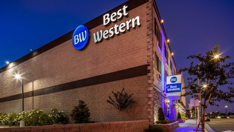 Best Western Airport Plaza Inn - 832