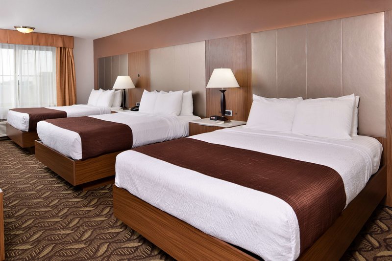 Best Western Airport Plaza Inn - 832