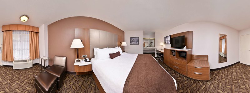 Best Western Airport Plaza Inn - 832