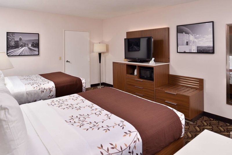Best Western Airport Plaza Inn - 832