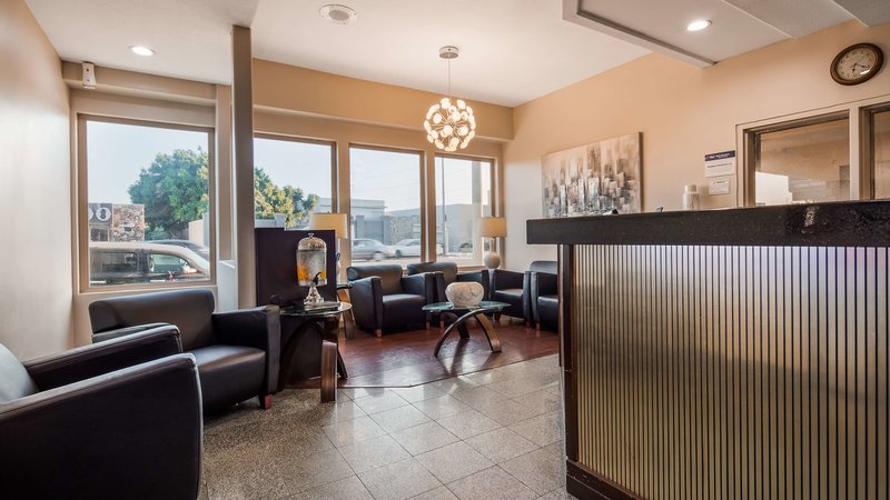 Best Western Airport Plaza Inn - 832