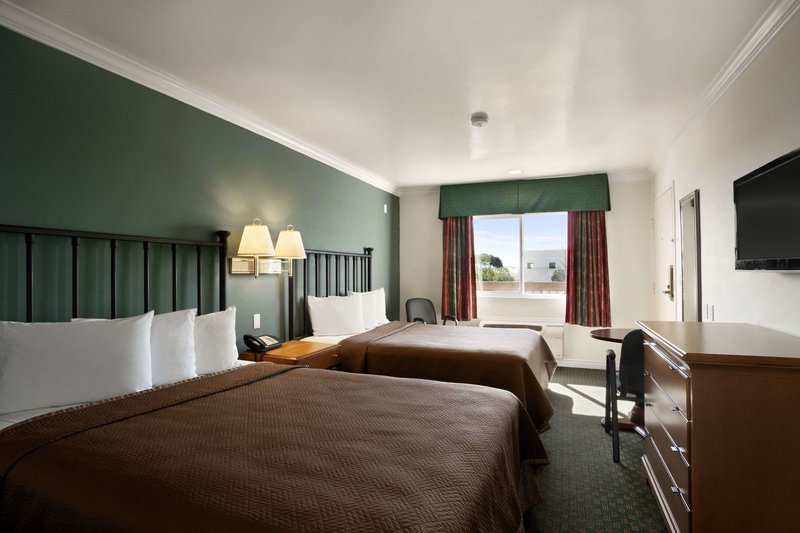 Travelodge By Wyndham San Diego Downtown Convention Center - 835