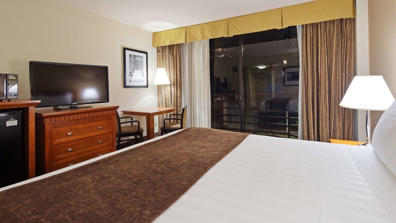 Best Western Plus Bayside Inn - 488