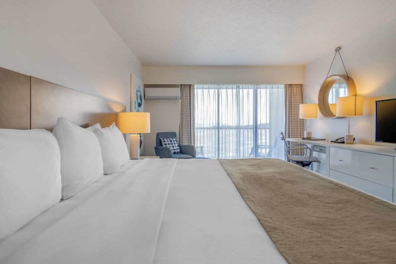 Bayside Oceanfront Resort - 489