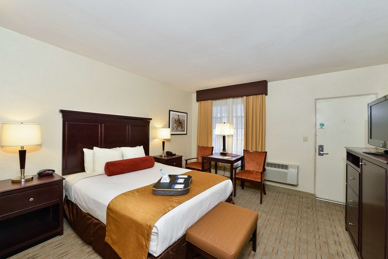 Best Western Plus Frontier Motel - 495