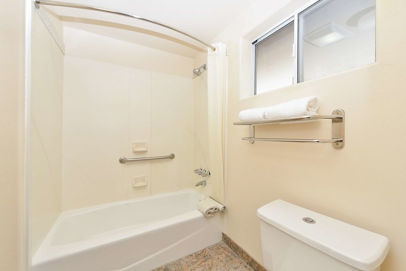 Best Western Plus Frontier Motel - 495