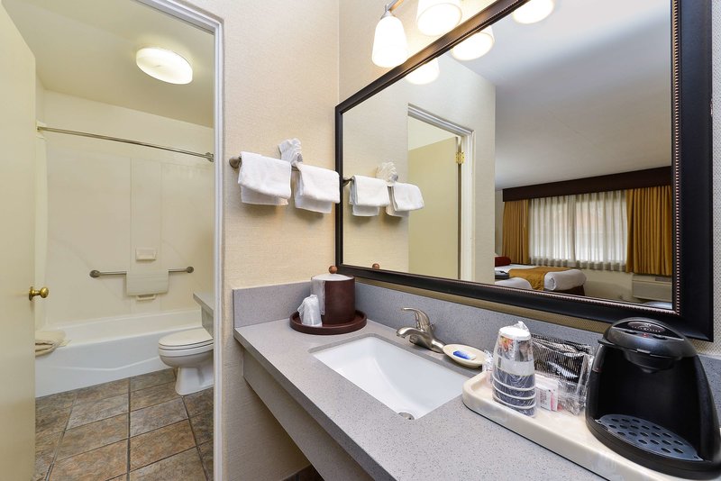 Best Western Plus Frontier Motel - 495